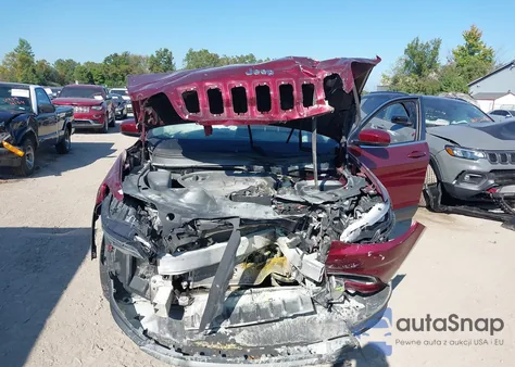 2019 Jeep Cherokee Limited 4X4 from USA, damaged, VIN 1C4PJMDX9KD108235